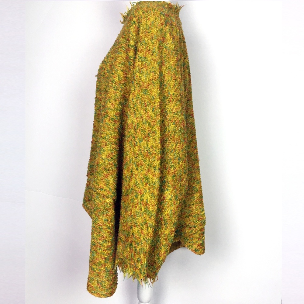 Luba Moden Germany Asymmetrical Plus Poncho - Picture 3 of 8